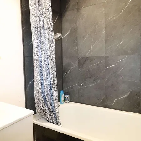Studio Cabine Climatise Proche Mer Et Commerces, Ideal Pour 4 Personnes - Fr-1-307-269 Le Grau-du-Roi